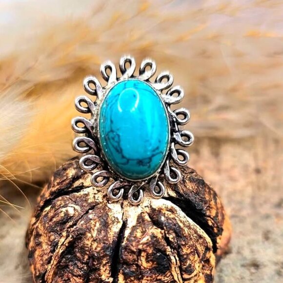 Beautiful Howlite Oval Stone 925 Stamp Silver Ring ( Size 6) - Picture 1 of 9